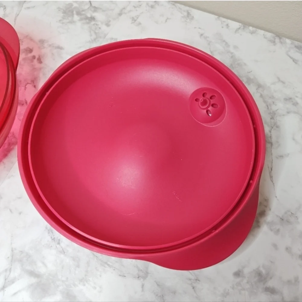 Vintage Red Tupperware 0.7L Microwave Steam Vent Bowl Round